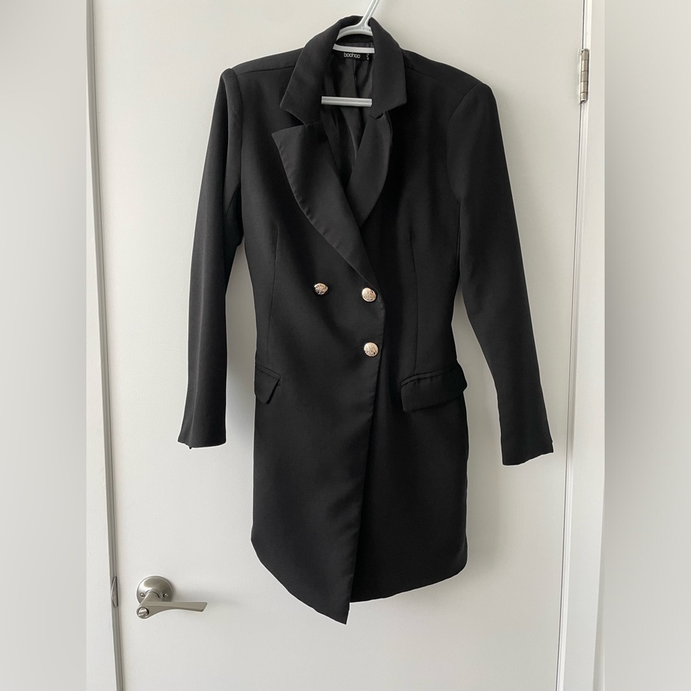 Boohoo Black Blazer Dress with button detail - size 6